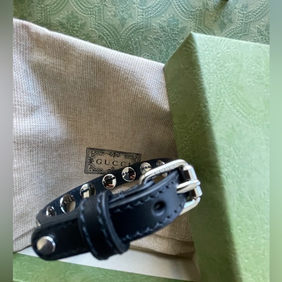 New GUCCI
Studded Leather Wrap Black Bracelet - Picture 2 of 14
